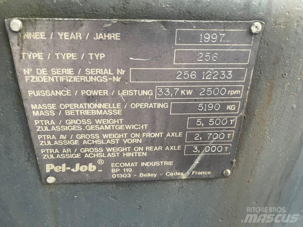  Peljop EW 256 Колісні екскаватори