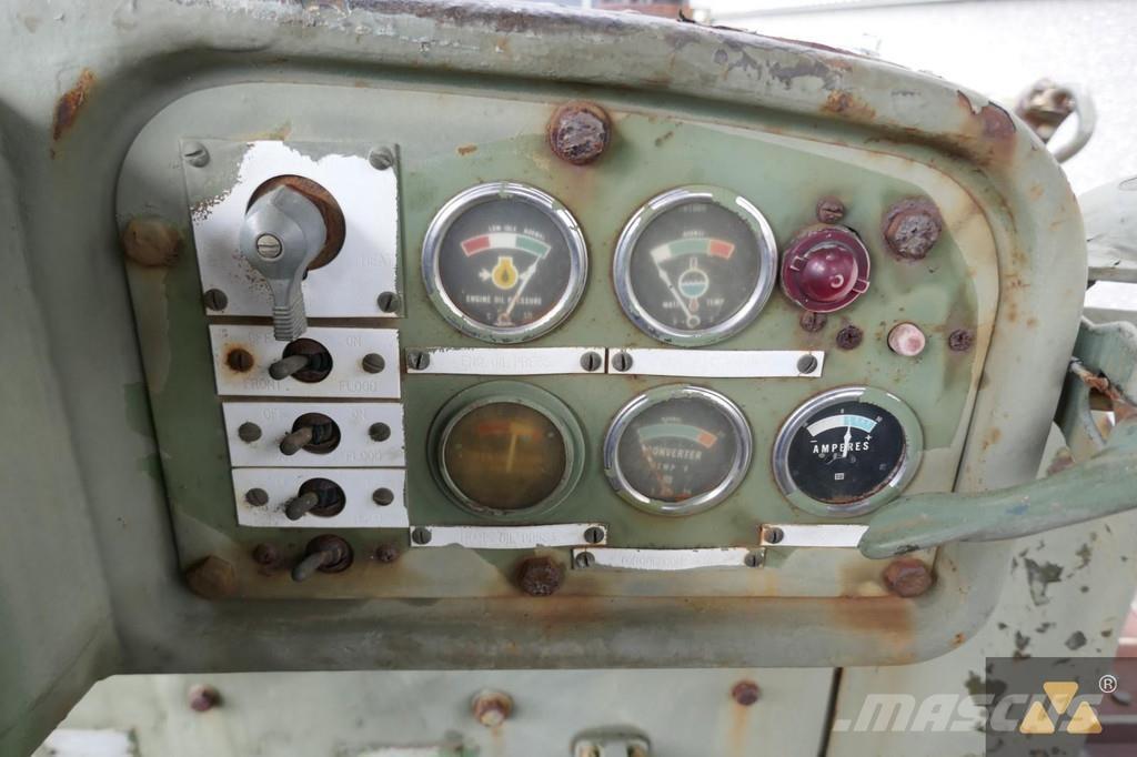 CAT D7F Ex-army Гусеничні бульдозери