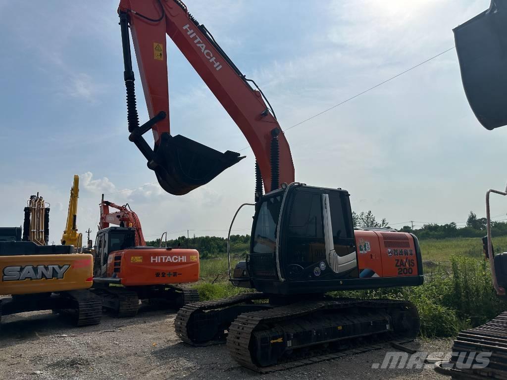 Hitachi ZX200 Гусеничні екскаватори