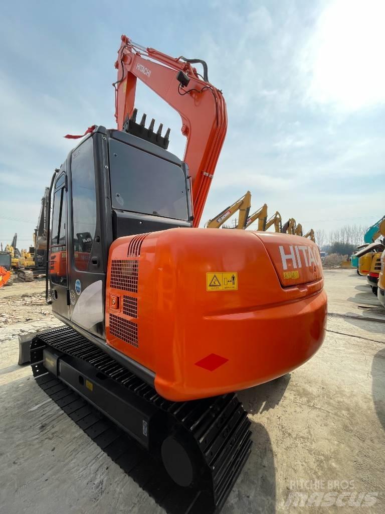 Hitachi 70 Міні-екскаватори < 7т