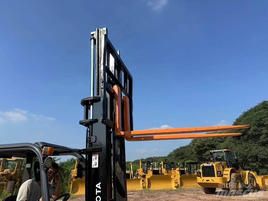 Toyota 30 Forklift Дизельні навантажувачі