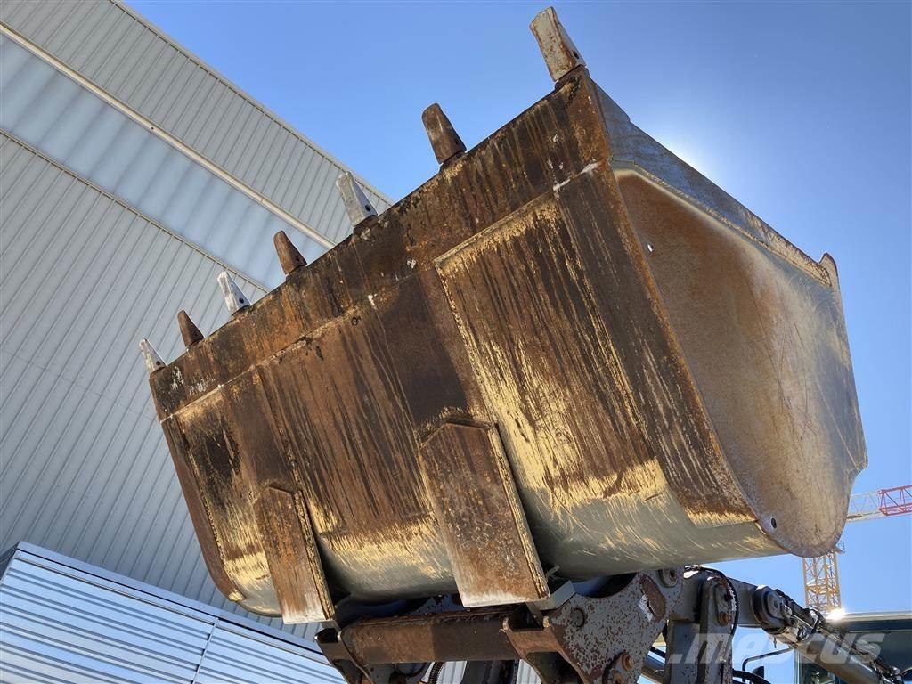 Liebherr L 546 Фронтальні навантажувачі