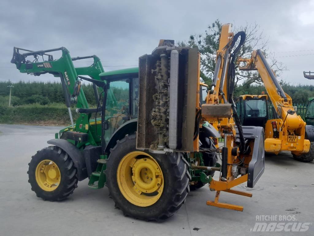 John Deere 5100 R Трактори
