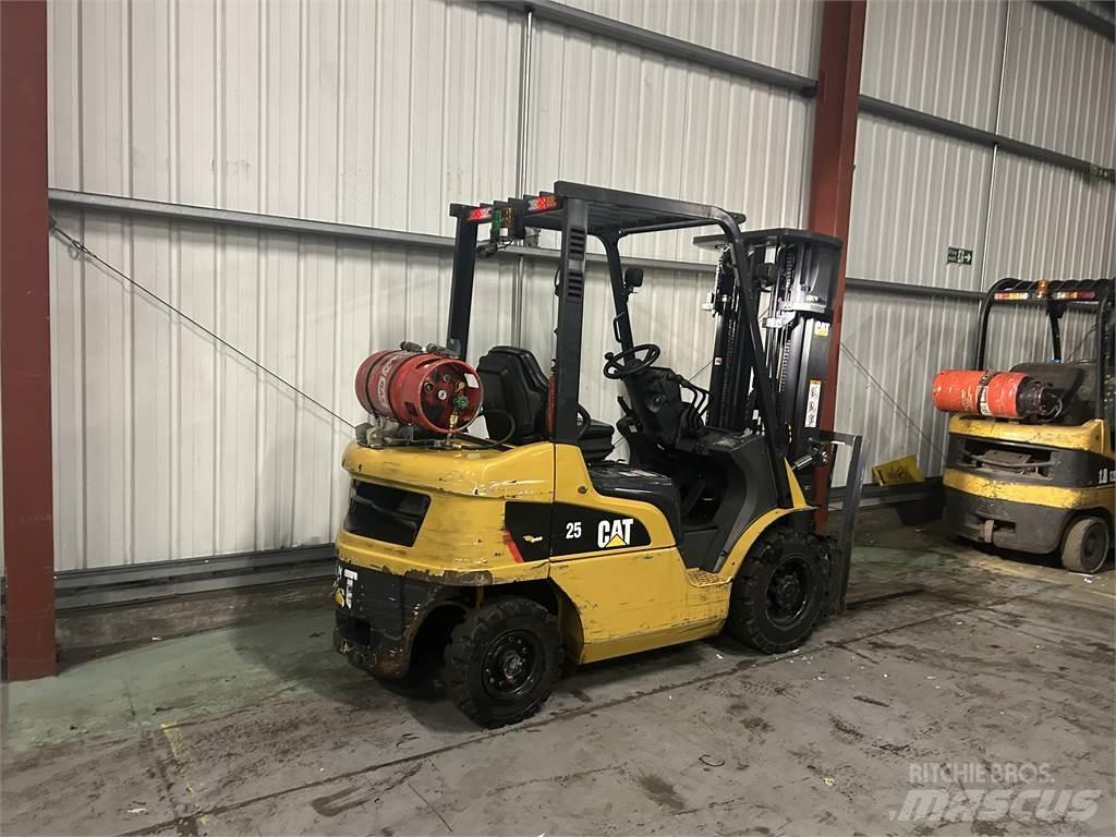 CAT GP25NT Газові навантажувачі