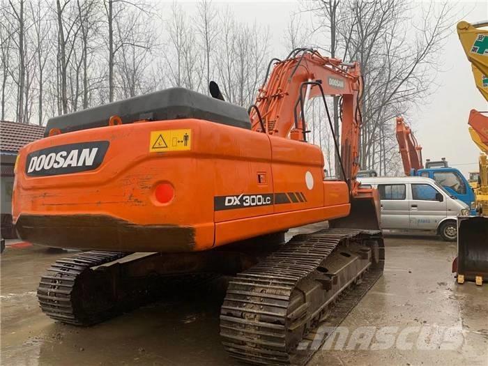 Doosan dx300 Гусеничні екскаватори