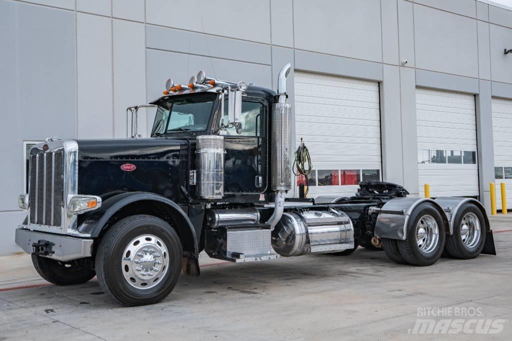 Peterbilt 388 Тягачі