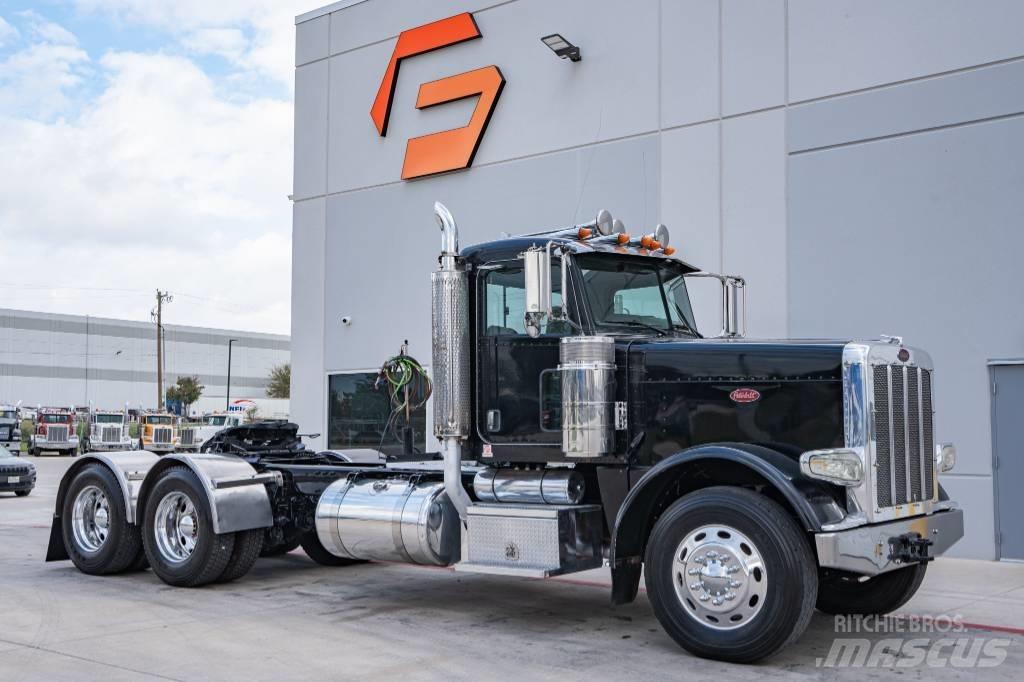 Peterbilt 388 Тягачі