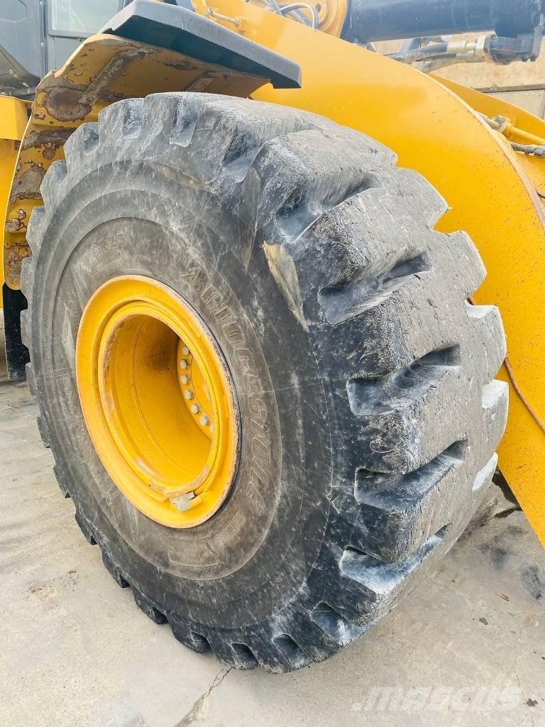 CAT 966 M Фронтальні навантажувачі