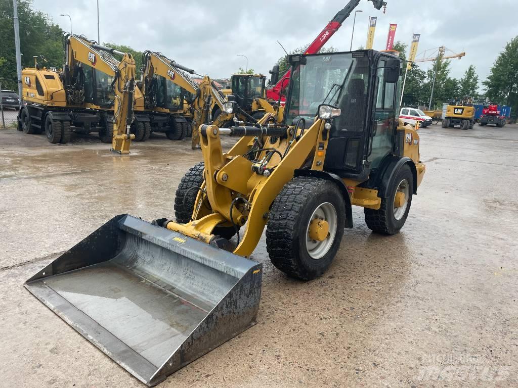 CAT 906 M Фронтальні навантажувачі