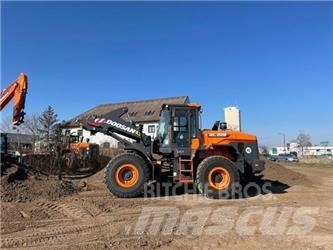 Doosan DL 220 Фронтальні навантажувачі