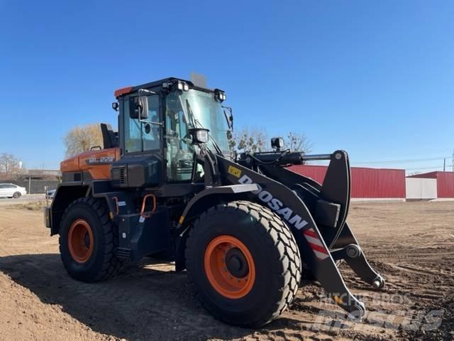 Doosan DL 220 Фронтальні навантажувачі