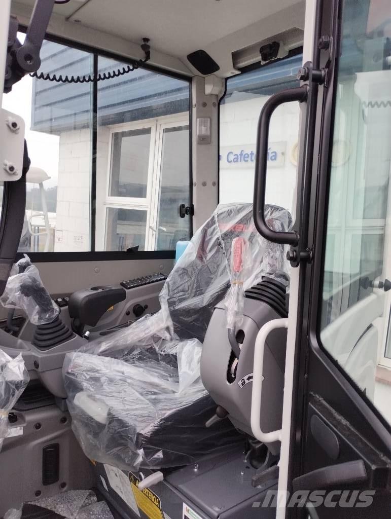 Takeuchi TB 325 R Міні-екскаватори < 7т