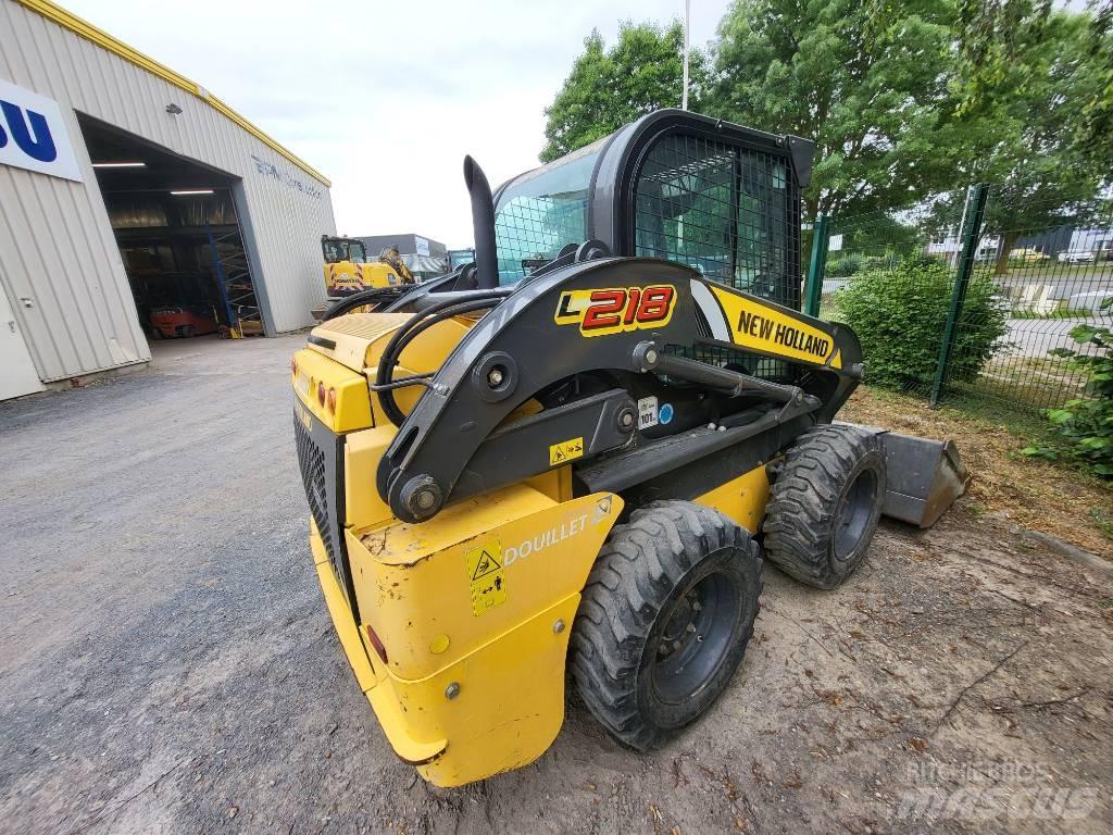 New Holland L218 Міні-навантажувачі