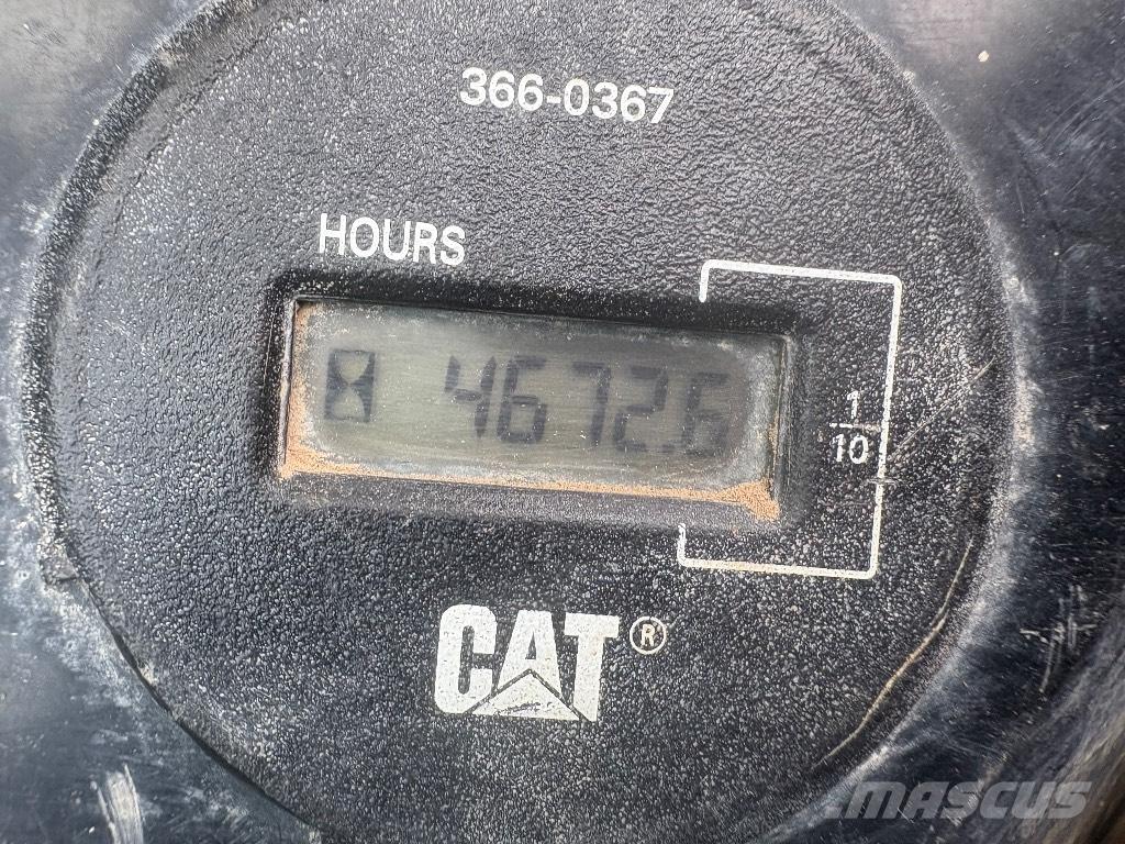 CAT 315 Гусеничні екскаватори