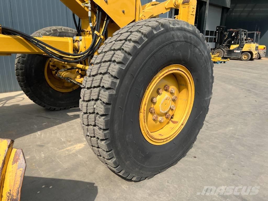CAT 140M Грейдери