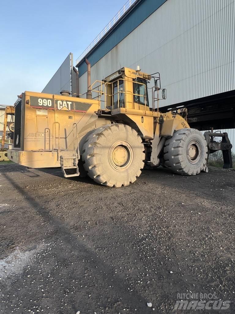 CAT 990 Фронтальні навантажувачі