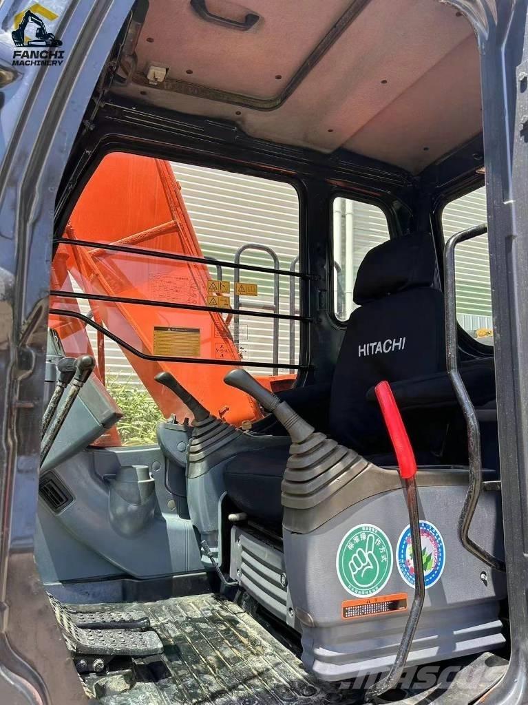 Hitachi Zaxis 120-6 Гусеничні екскаватори