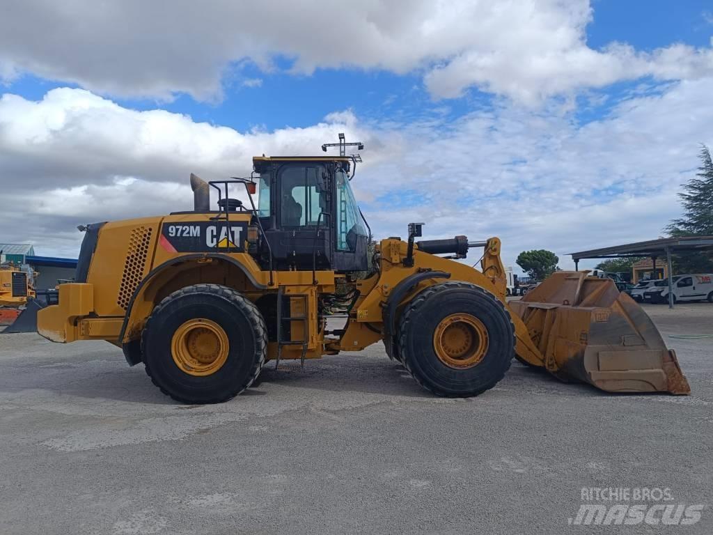 CAT 972 M Фронтальні навантажувачі
