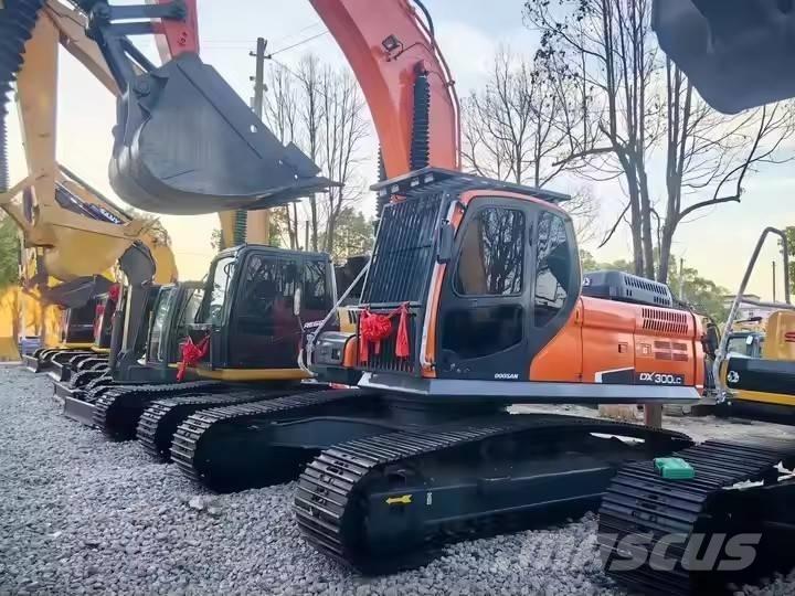 Doosan DX 300 LC Гусеничні екскаватори