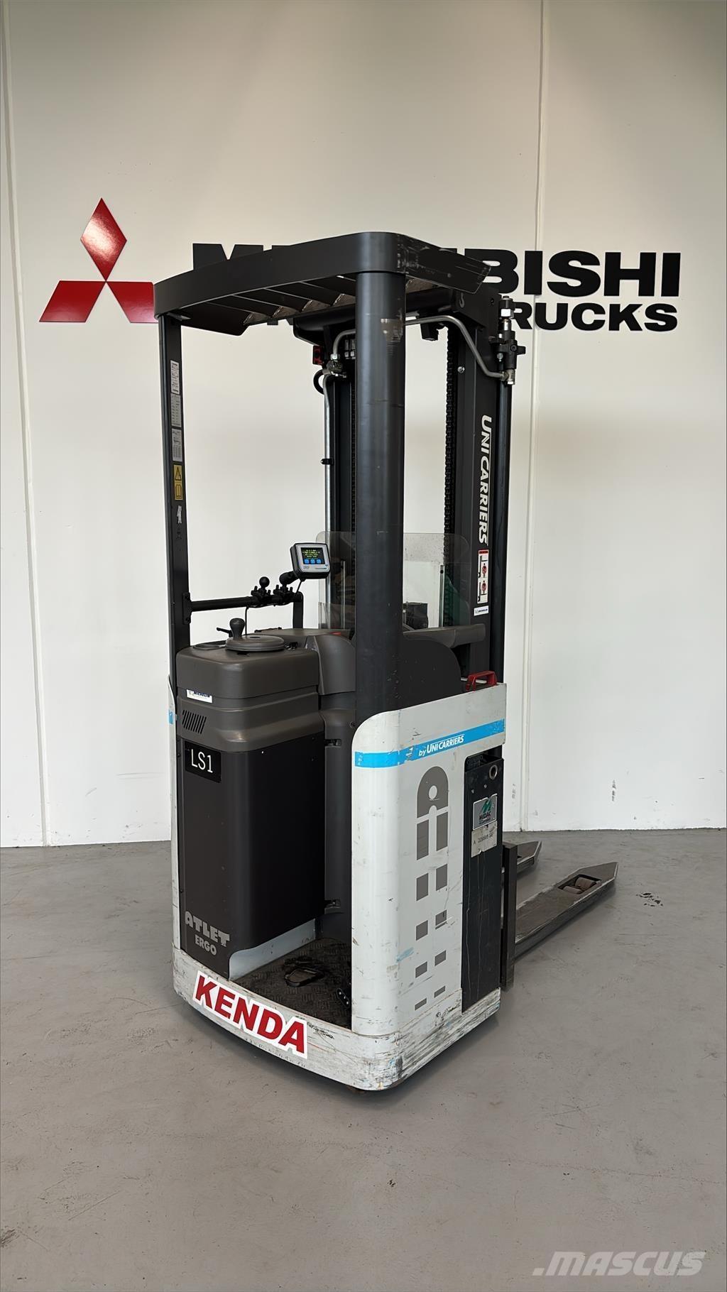 Atlet A160 Самохідні електроштабелери