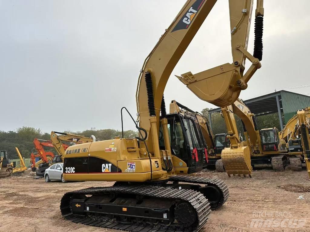 CAT 320 C Гусеничні екскаватори