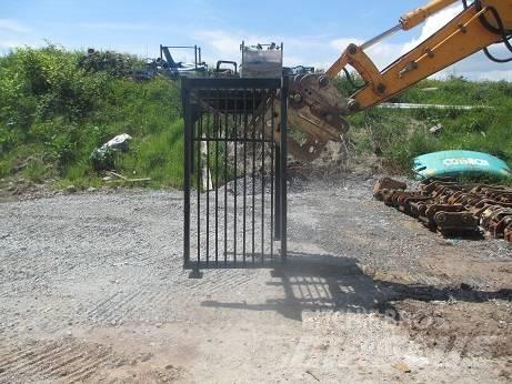 Demolition Cage Інше обладнання