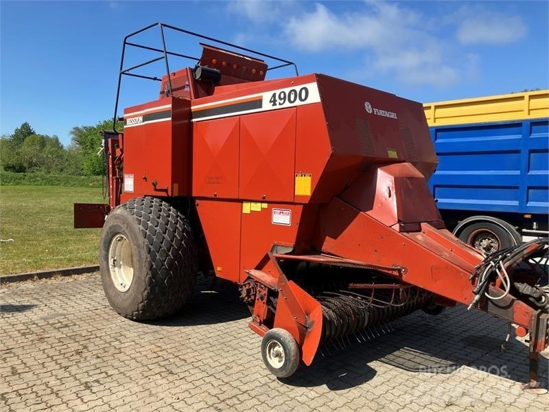 Hesston 4900 Тюкові прес-підбирачі