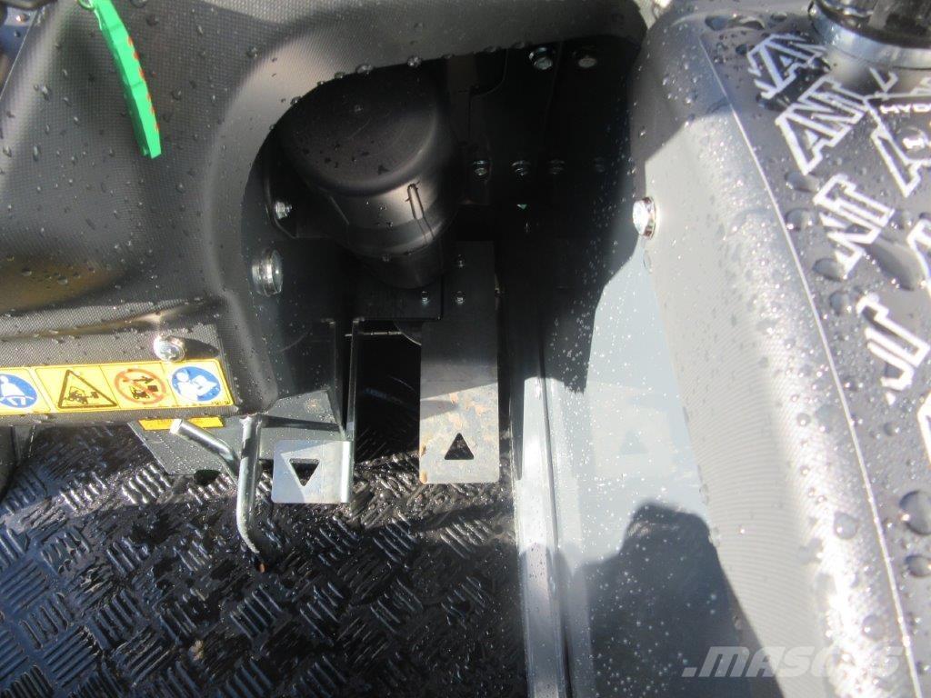 Avant 220 Телескопічні навантажувачі