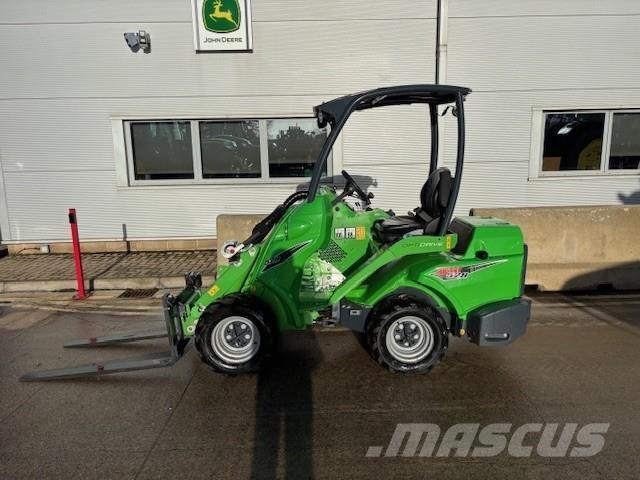 Avant 528 Телескопічні навантажувачі