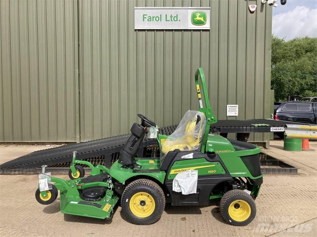 John Deere 1550 Самохідні газонокосарки