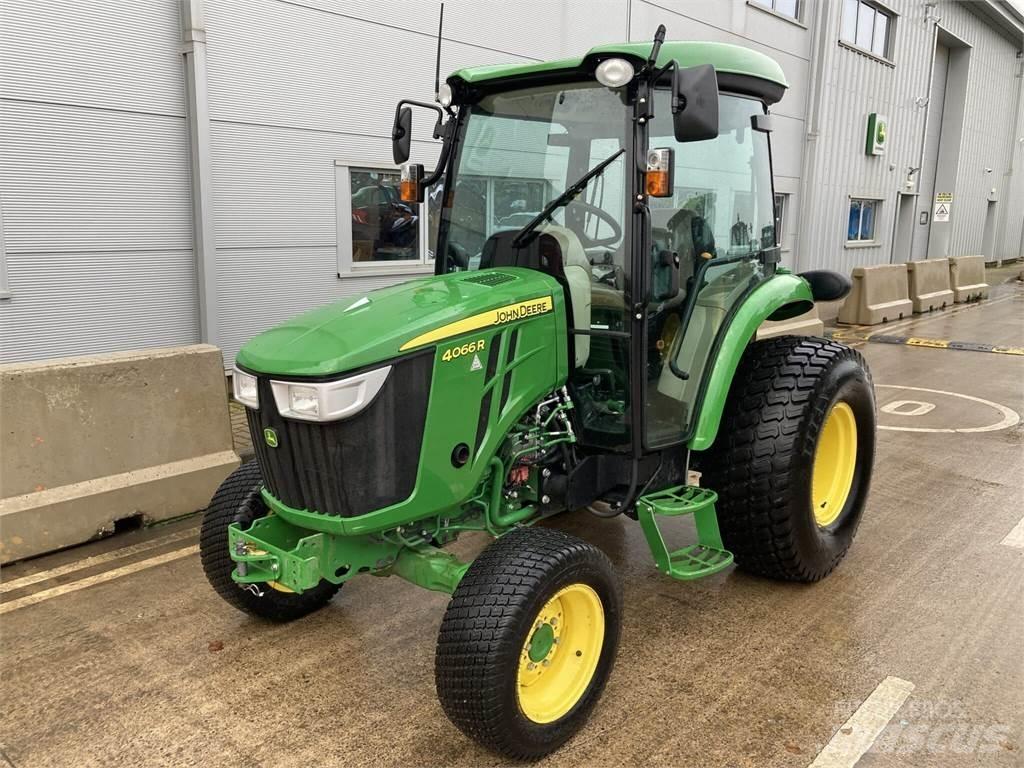 John Deere 4066R Трактори