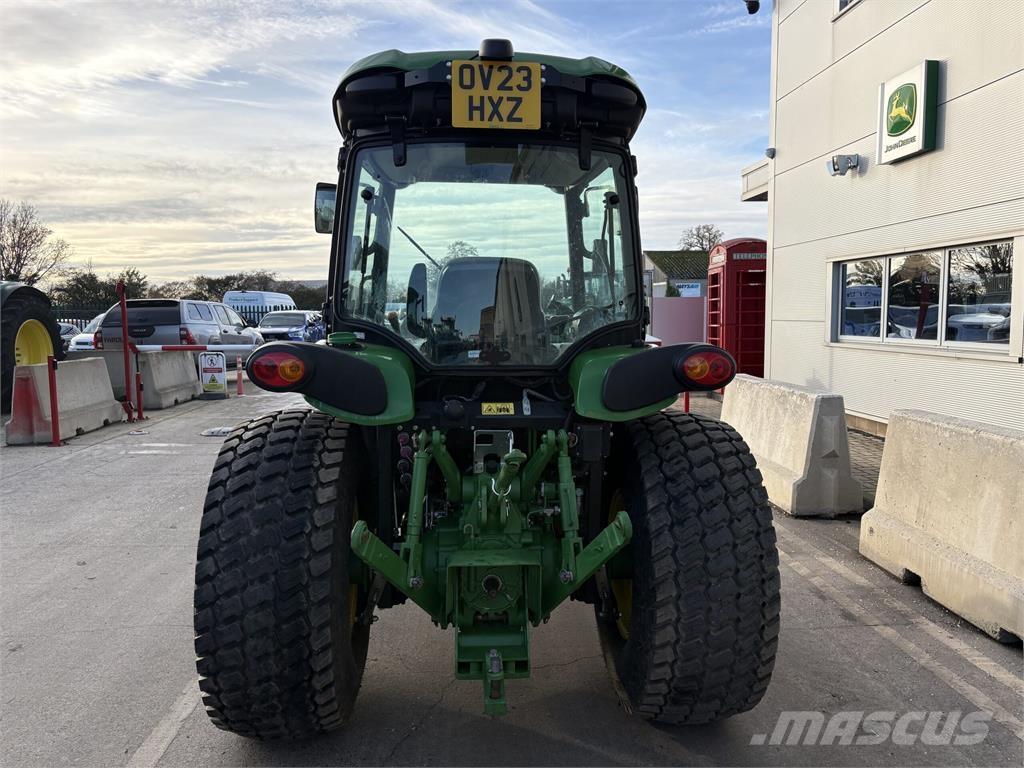 John Deere 4066R Трактори
