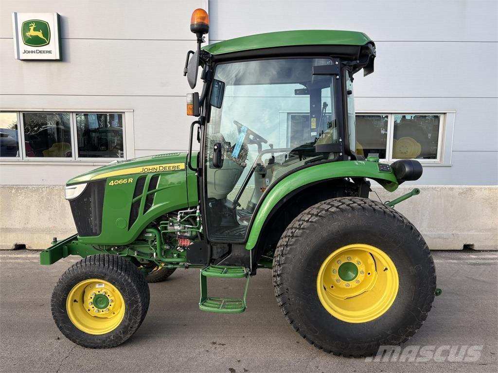 John Deere 4066R Трактори