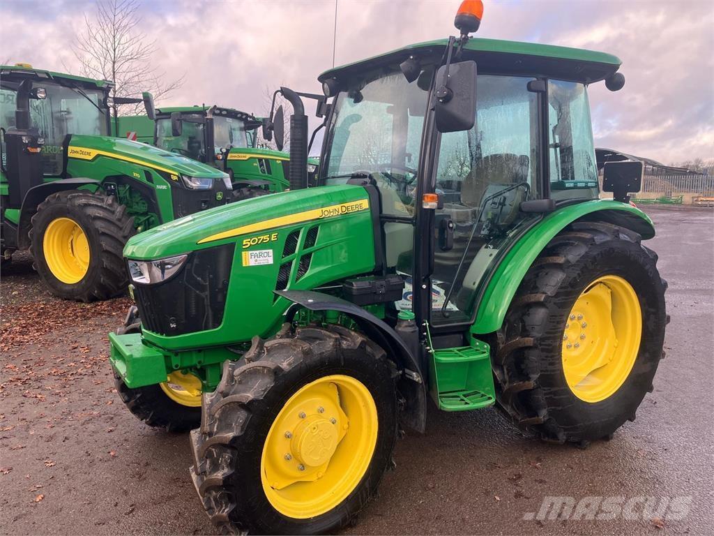 John Deere 5075E Трактори