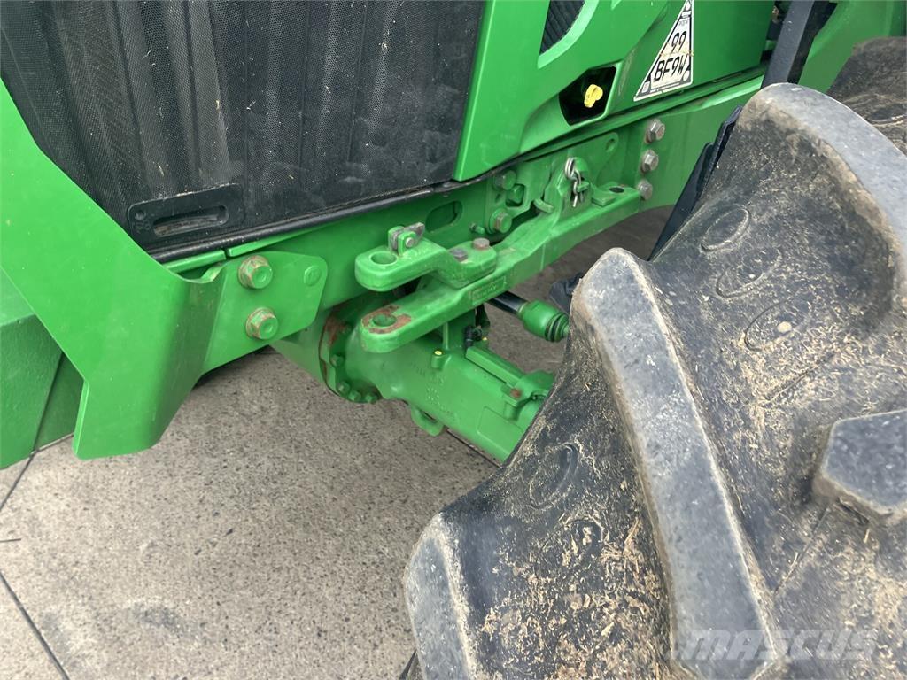 John Deere 6100M Трактори