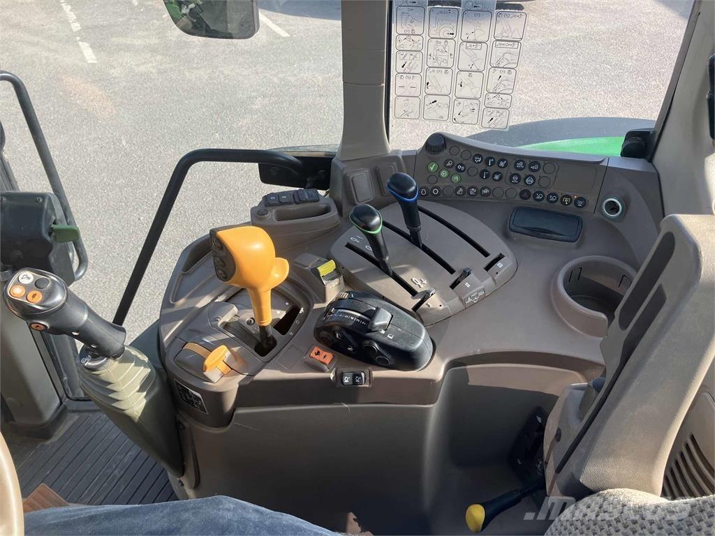 John Deere 6120M Трактори
