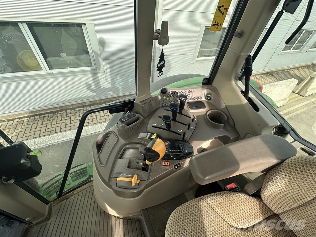 John Deere 6155M Трактори