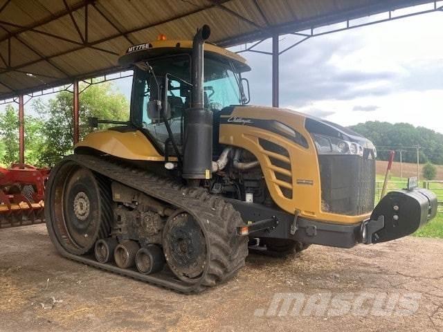 John Deere 6R 215 Трактори
