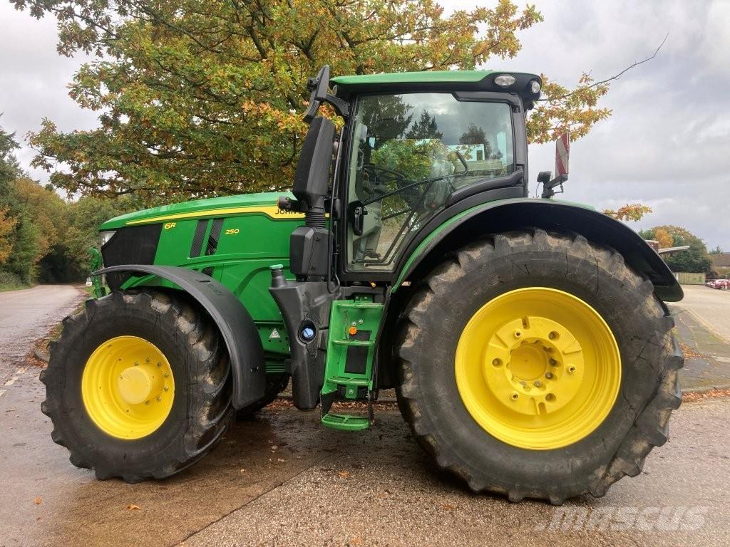 John Deere 6R 250 Трактори