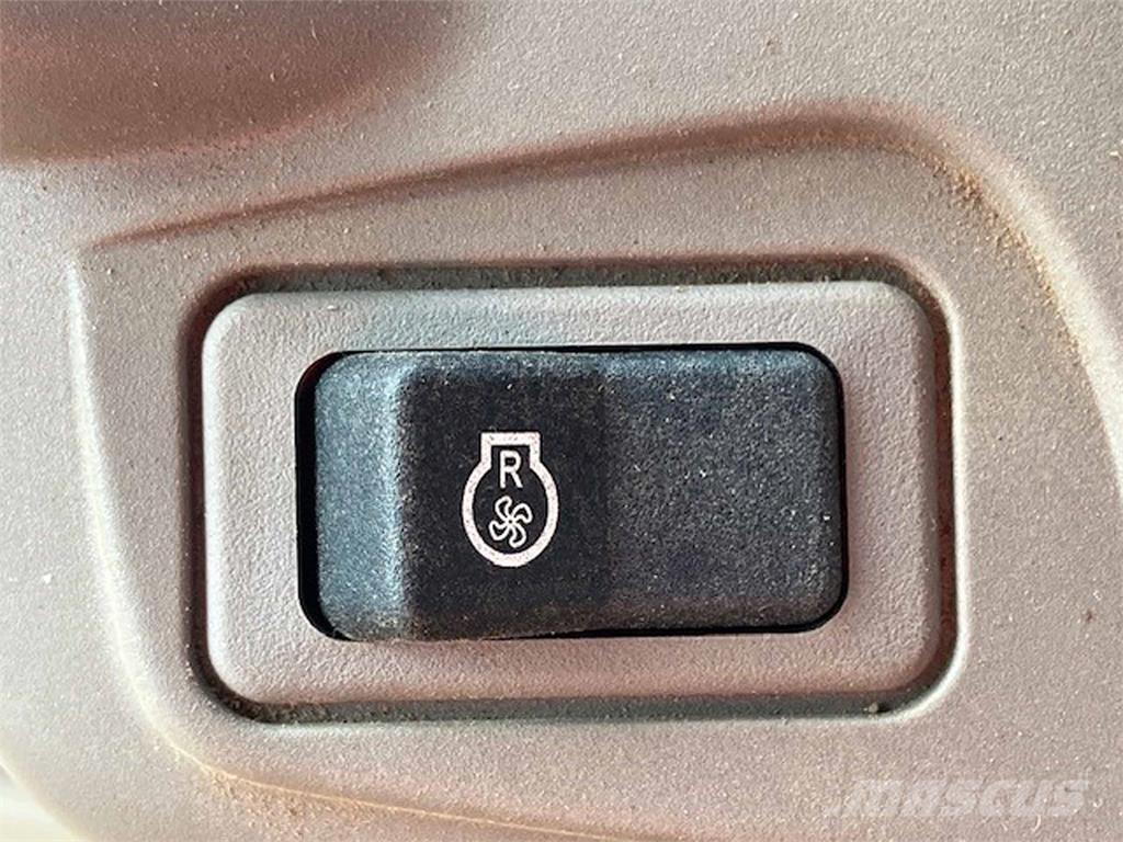 John Deere 6R 250 Трактори