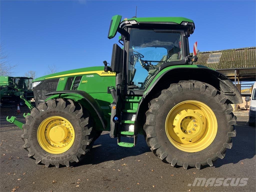John Deere 7R 330 Трактори