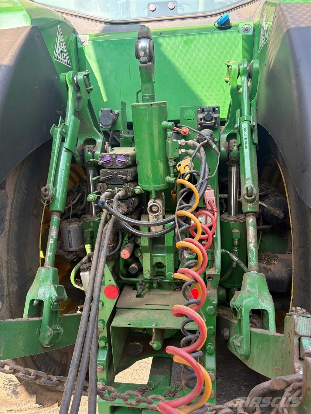 John Deere 8R 370 Трактори