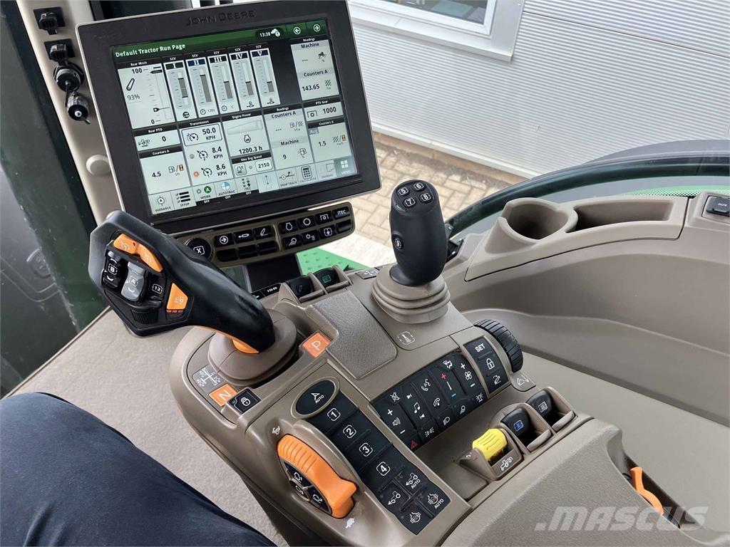 John Deere 8R 370 Трактори