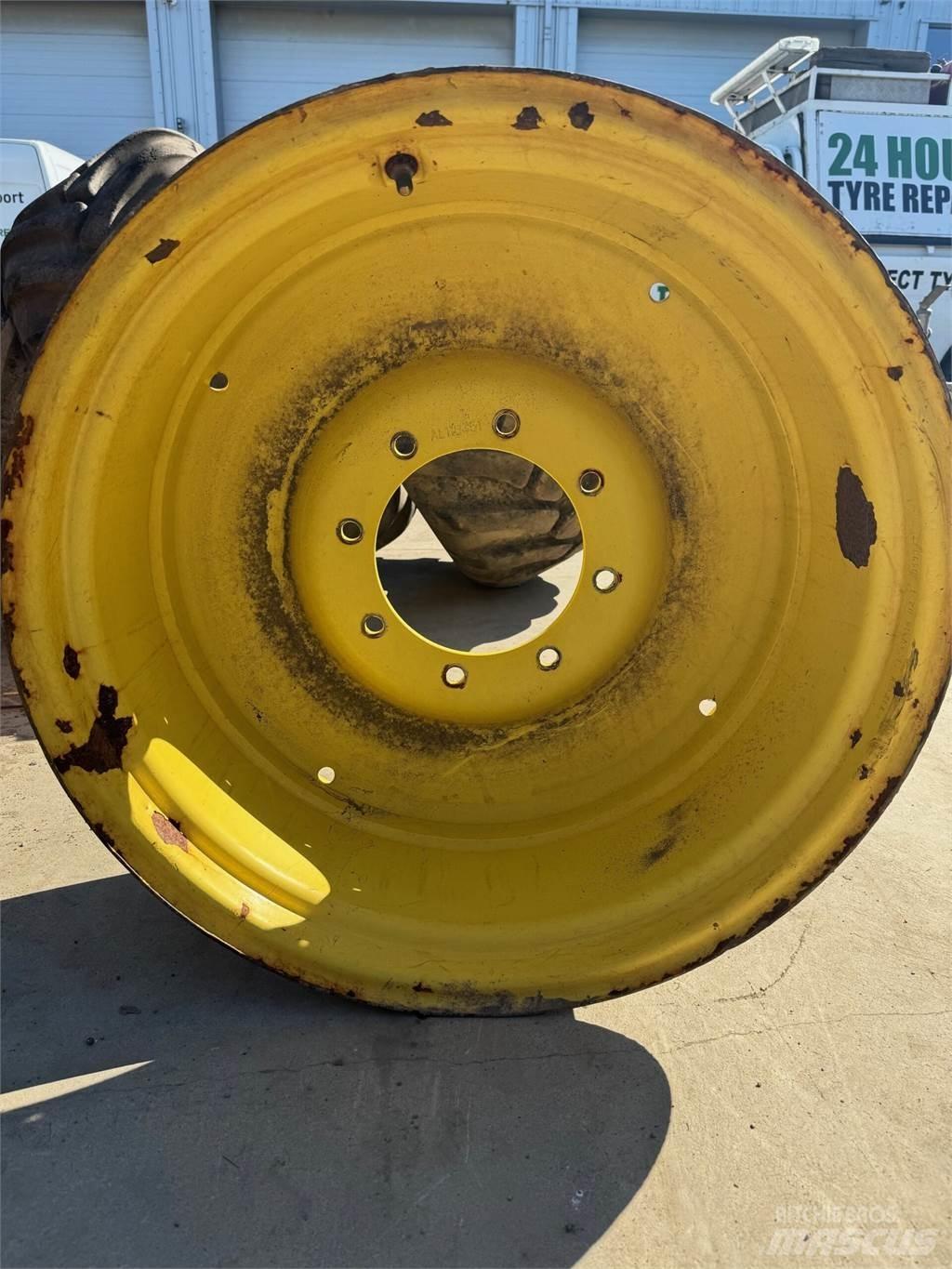 John Deere Example Колеса