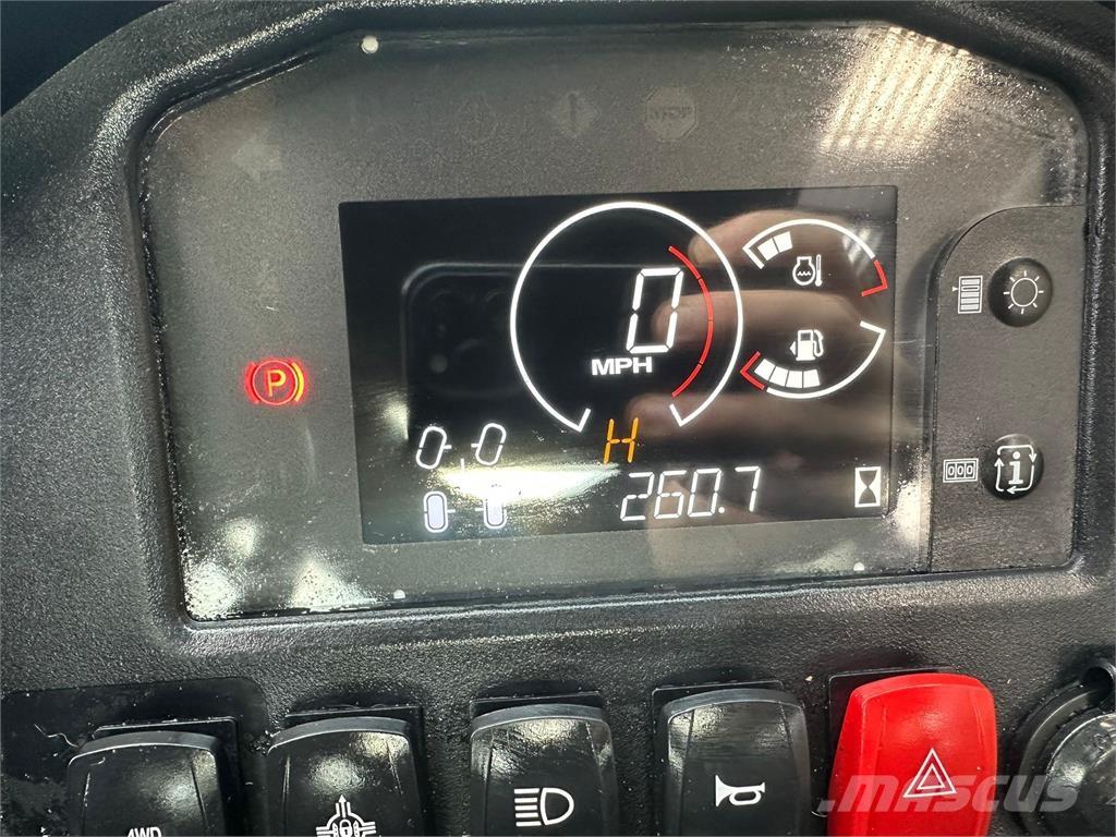 John Deere HPX815E Підсобні машини