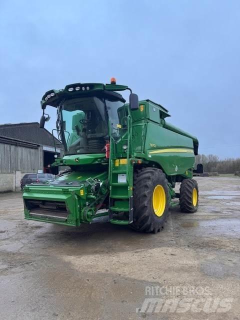 John Deere T670 Зернозбиральні комбайни