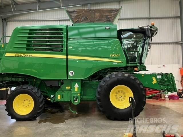 John Deere T670i Зернозбиральні комбайни