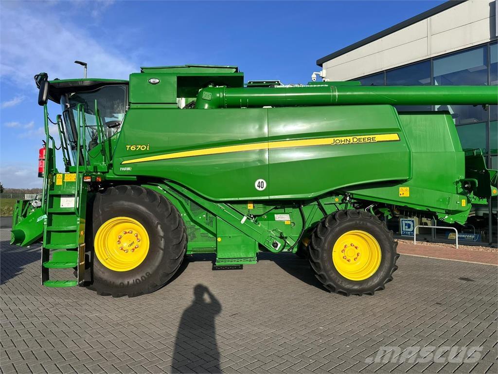 John Deere T670i Зернозбиральні комбайни
