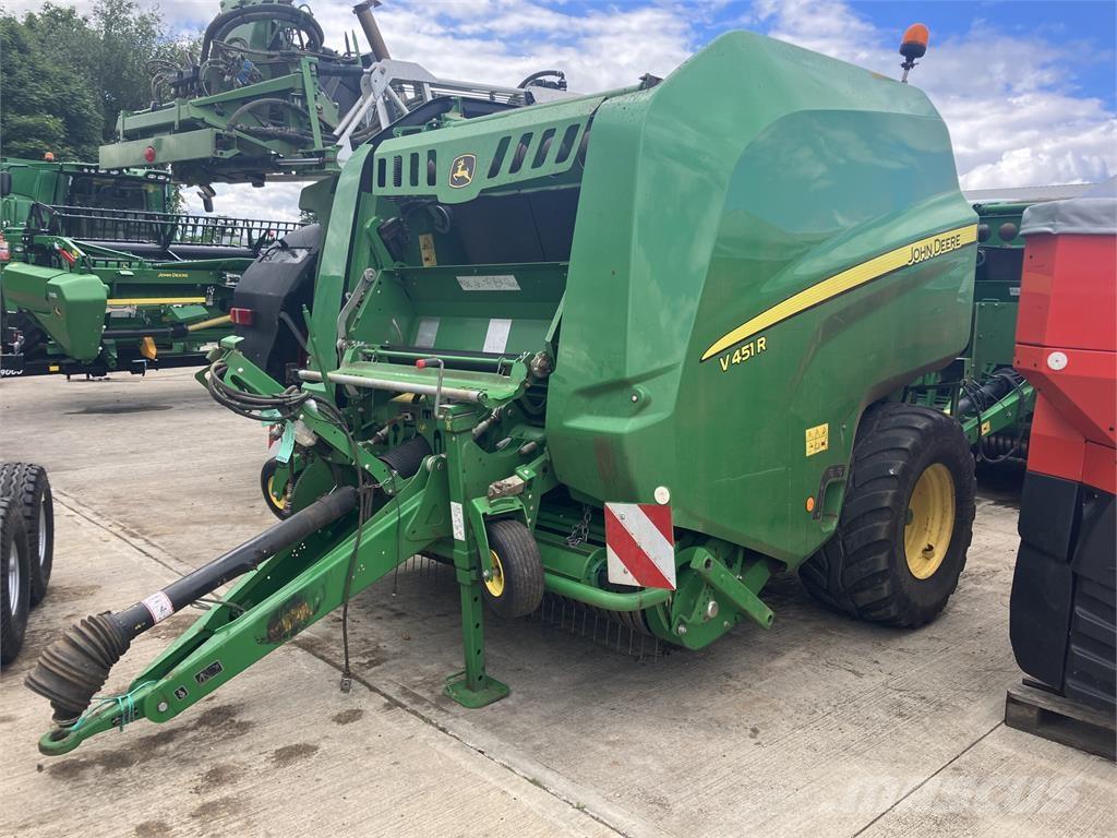 John Deere V451R Граблі і сінозворушувачі