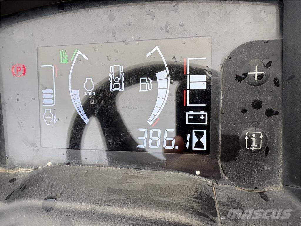 John Deere X940 Самохідні газонокосарки